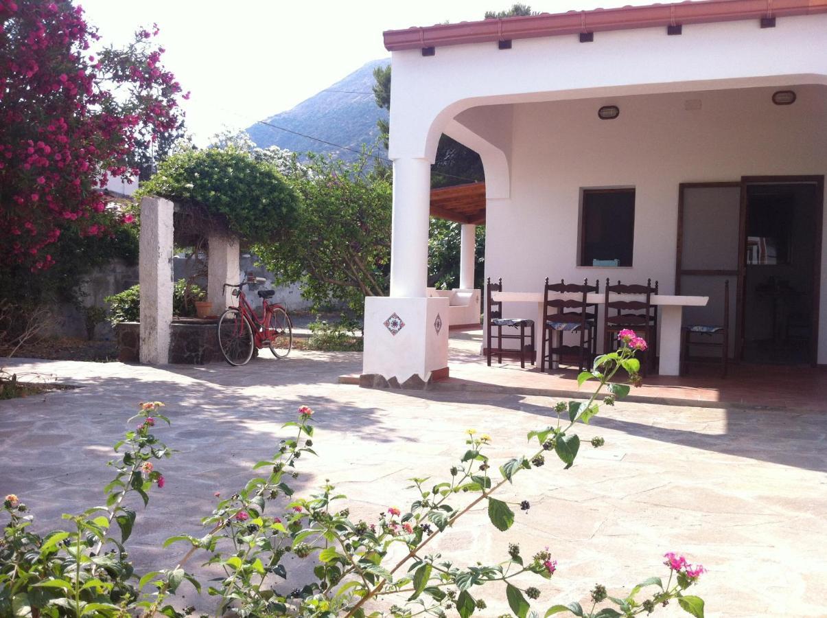 Villa By The Vulcano - 70Mq Plus Large Garden And Patio Exterior foto